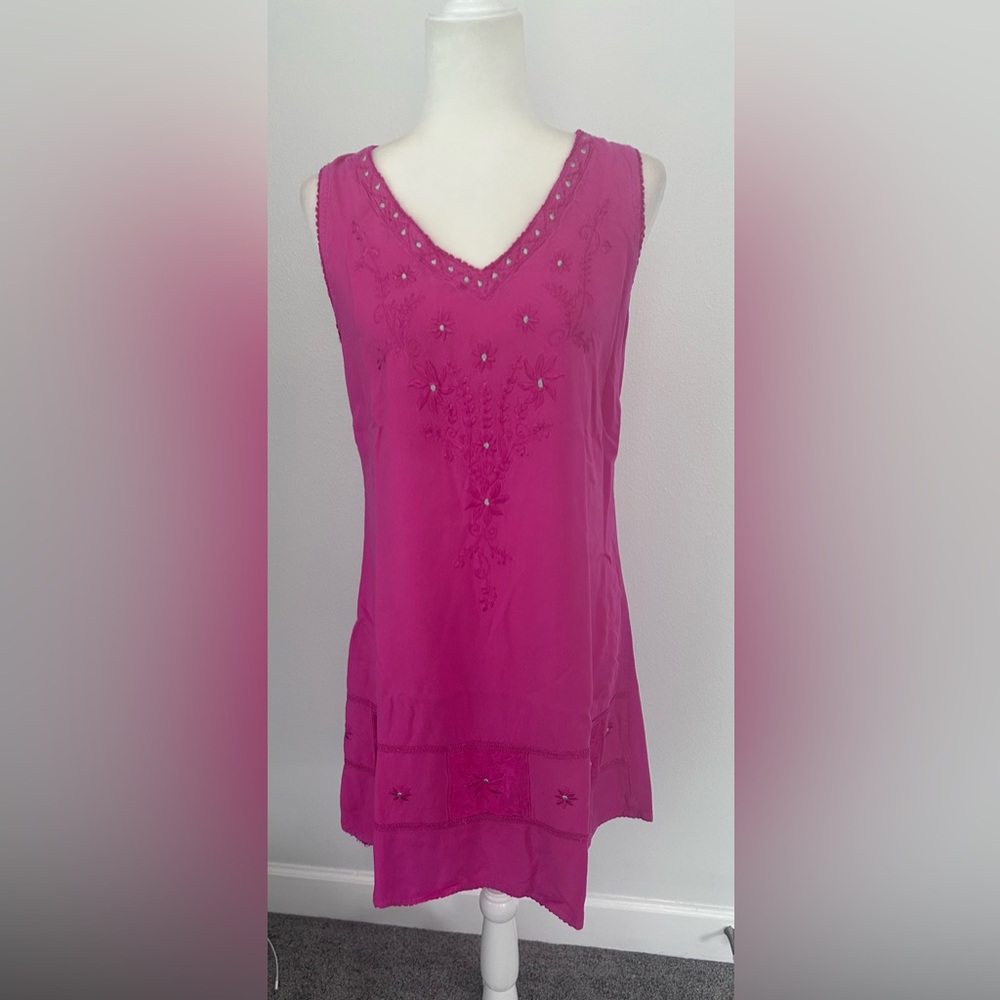 Aloha Island Pink Embellished Midi Dress. Size L
#0237